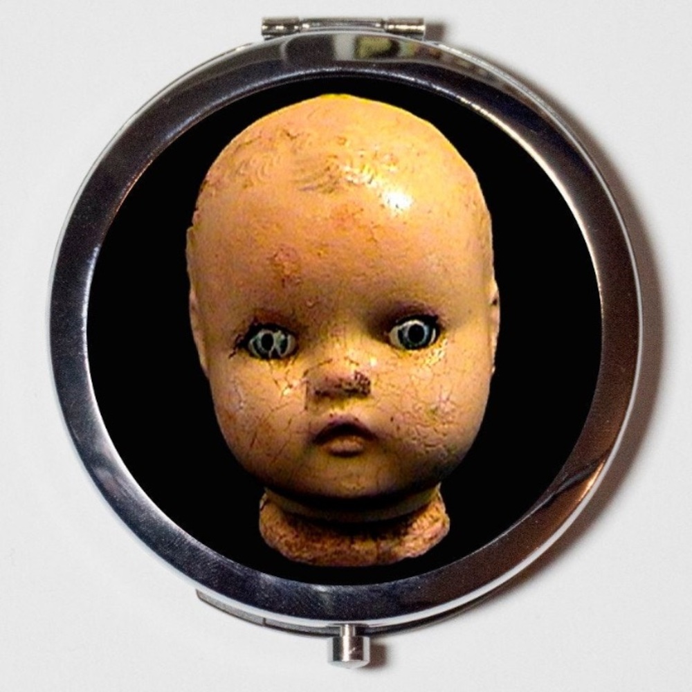 ❌SOLD❌ Spooky Baby Doll Compact Mirror 💀